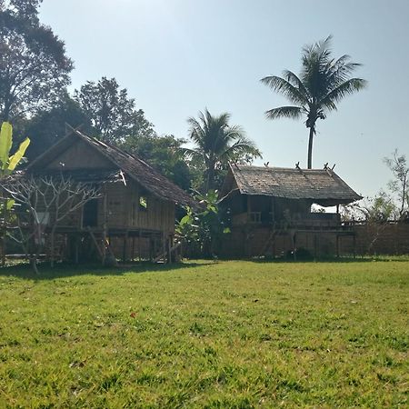 Vangvieng Ruby'Homestay فان فيان المظهر الخارجي الصورة