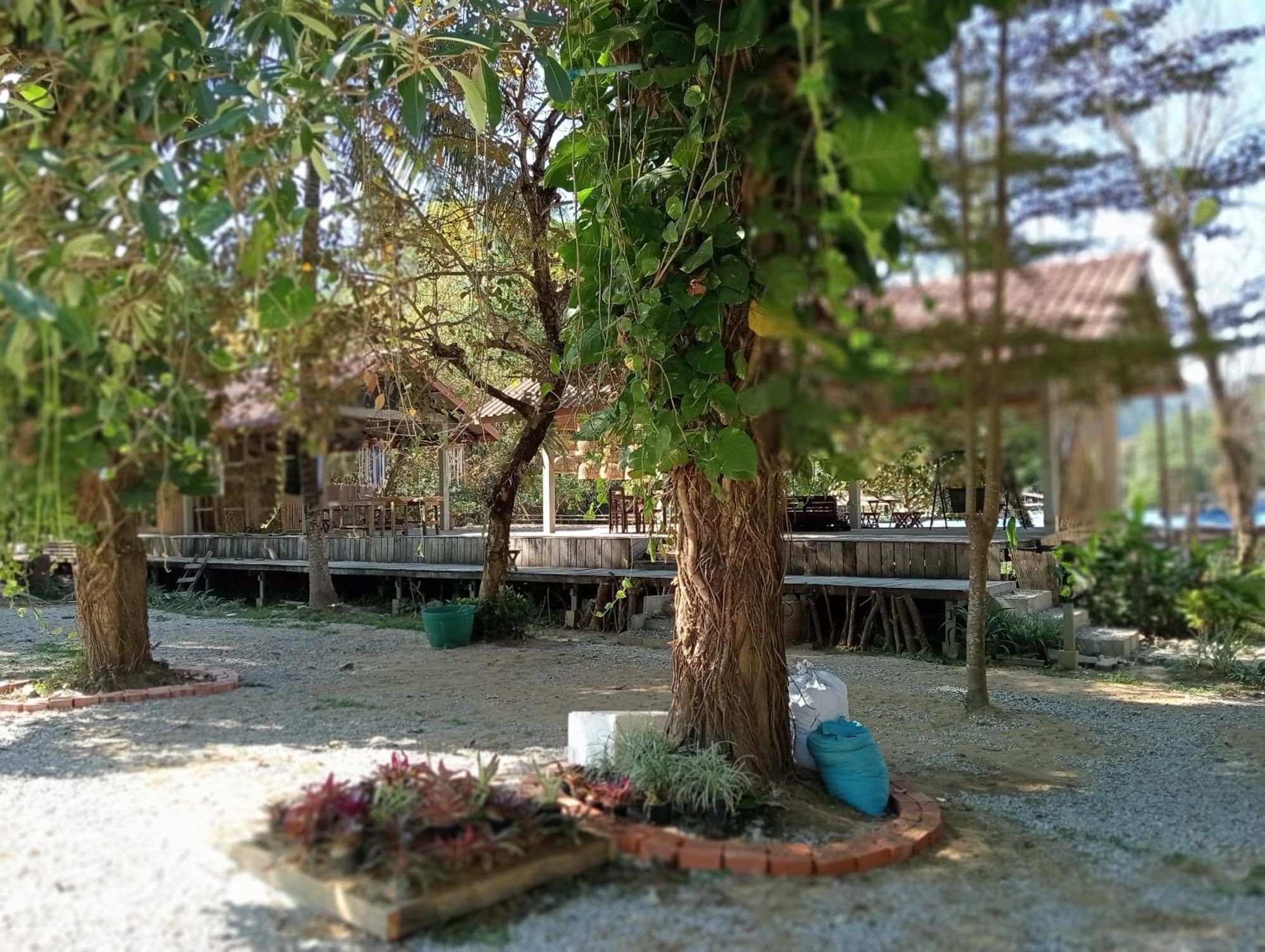 Vangvieng Ruby'Homestay فان فيان المظهر الخارجي الصورة